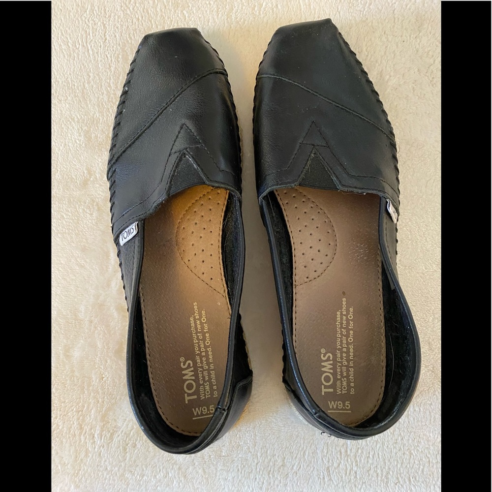 Toms black leather alpargatas. Size 9.5